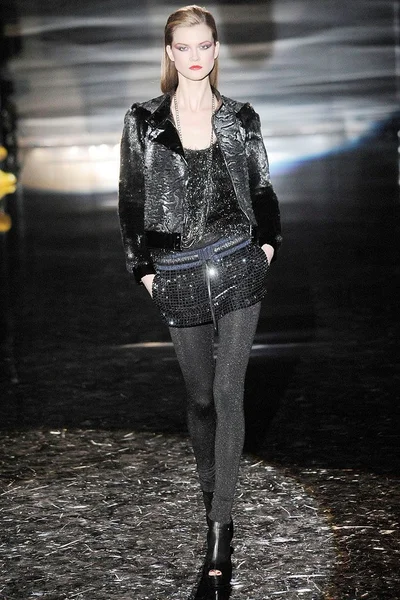 Look 43